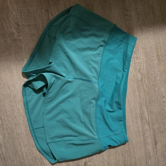 Lululemon shorts - Picture 4 of 6